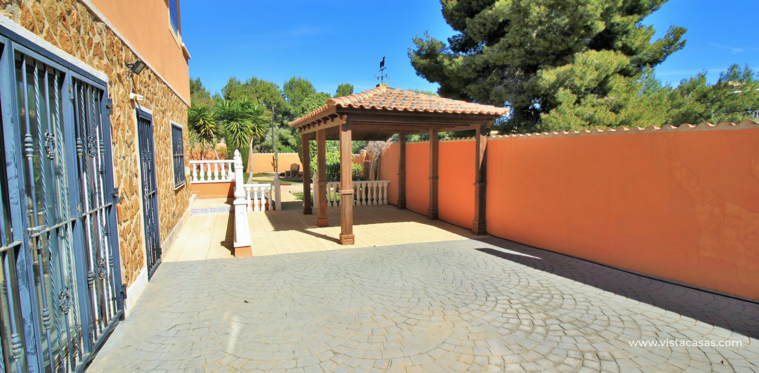 Modern 5 bedroom detached villa with private pool and large plot for sale Villamartin off road parking