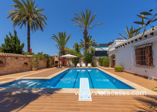 Chalet - Venta - Punta Prima - V-96206