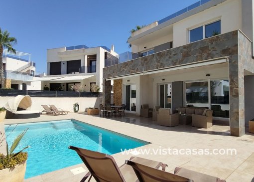 Villa - Resale - Torrevieja - V-76526