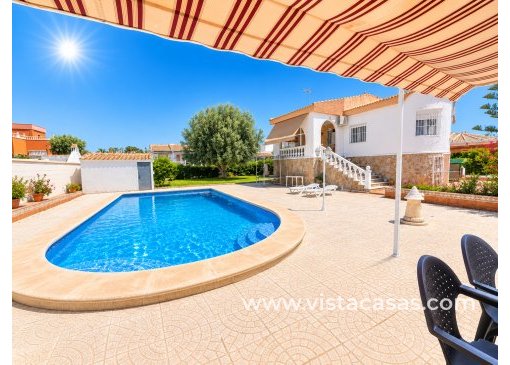 Villa - Resale - Torrevieja - V-82379