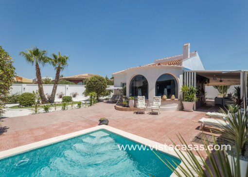 Villa - Resale - Torrevieja - V3417