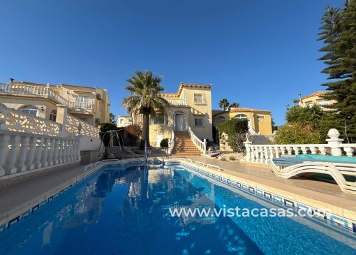 Villa - Resale - Villamartin - V-31828