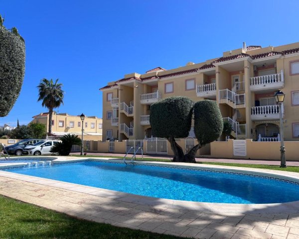Pauline Anderson, happy buyer in Res. Macarena II, Playa Flamenca