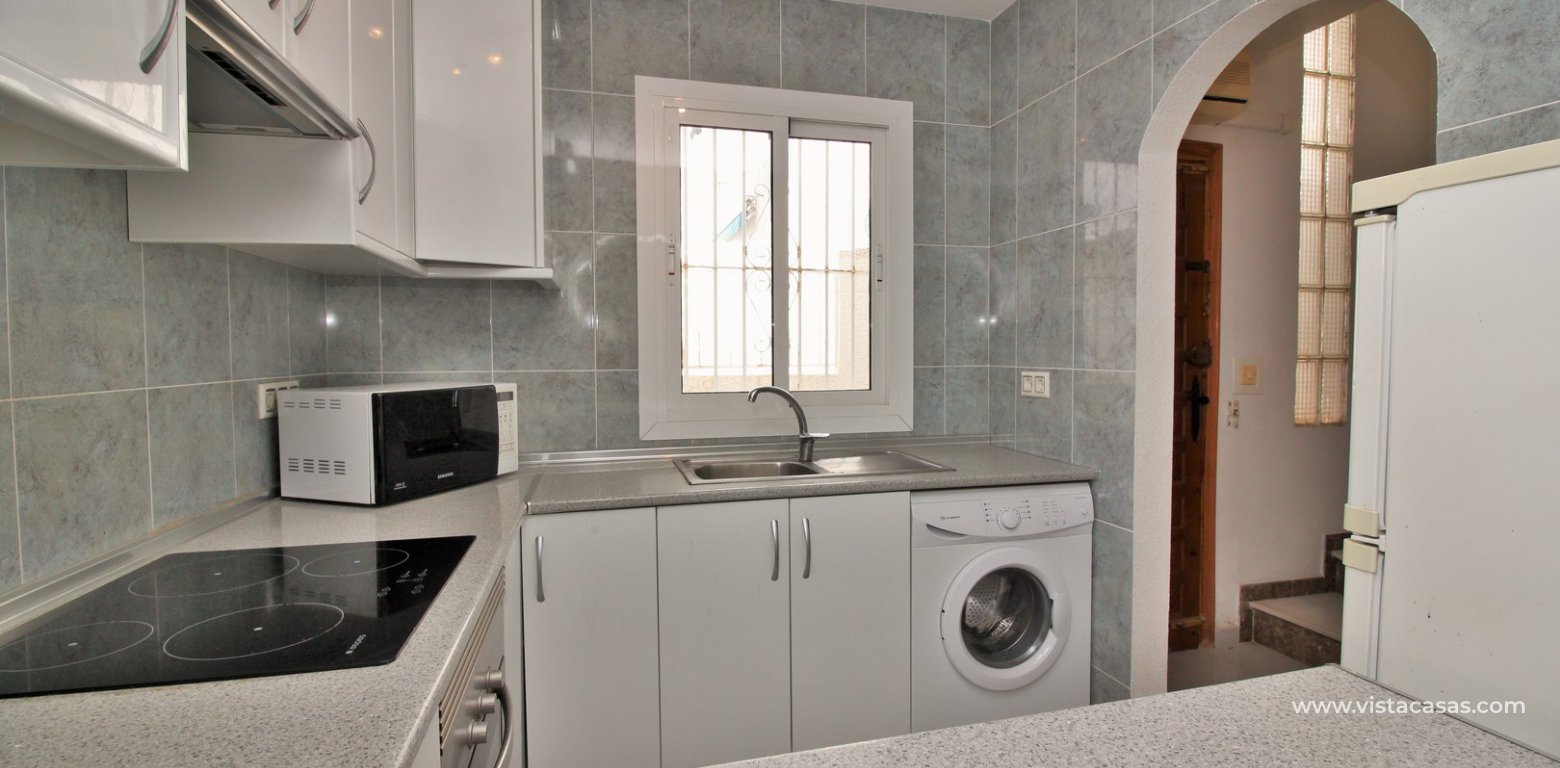 Townhouse for sale La Rosaleda Torrevieja kitchen