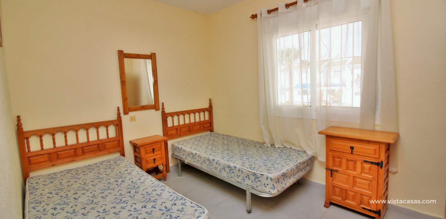 Townhouse for sale La Rosaleda Torrevieja twin bedroom