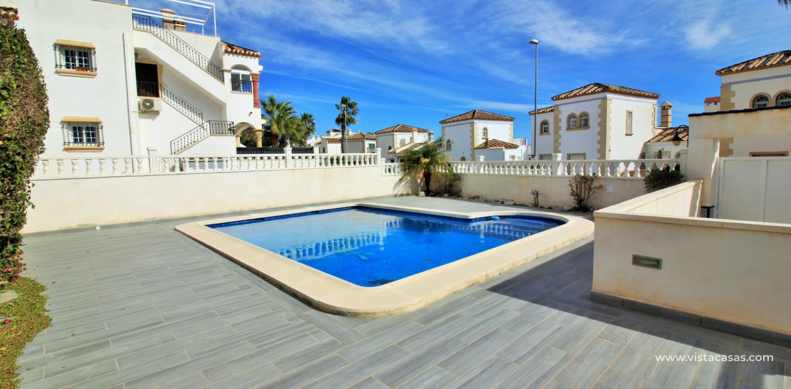 Villa with private pool for sale R3 Las Violetas Villamartin pool