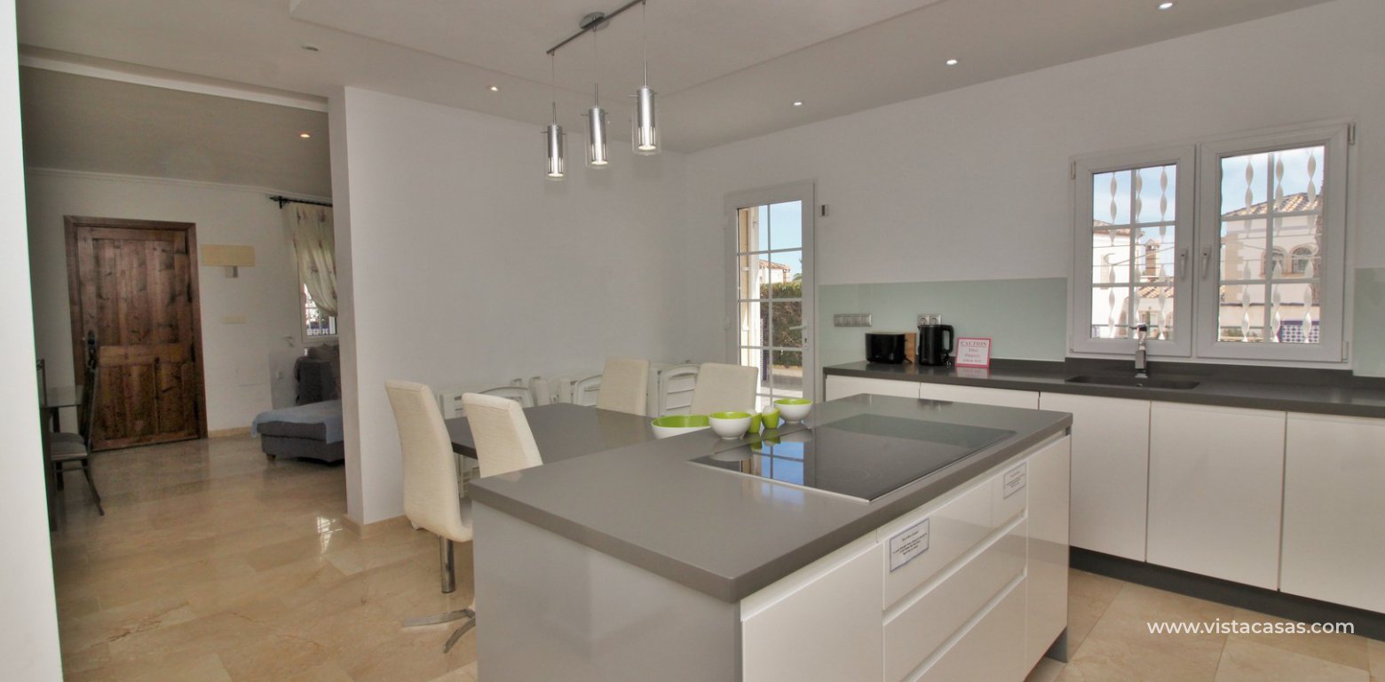 Villa with private pool for sale R3 Las Violetas Villamartin kitchen 3