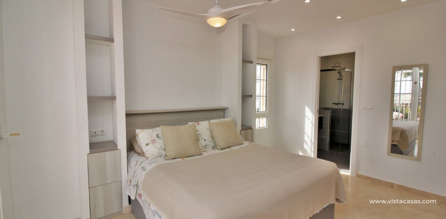 Villa with private pool for sale R3 Las Violetas Villamartin master bedroom
