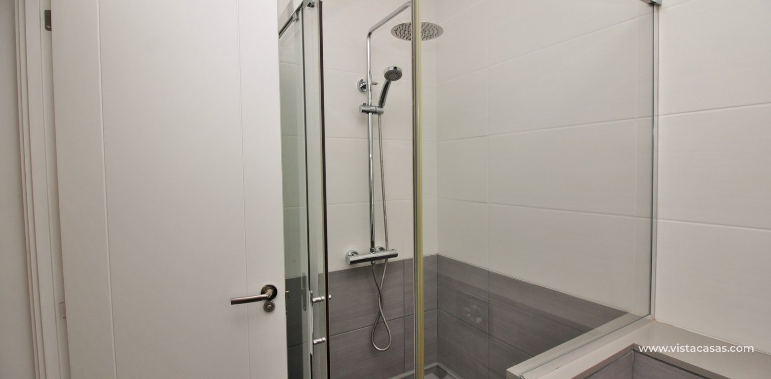 Villa with private pool for sale R3 Las Violetas Villamartin ensuite shower room