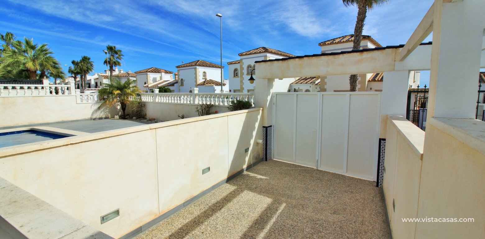 Villa with private pool for sale R3 Las Violetas Villamartin driveway