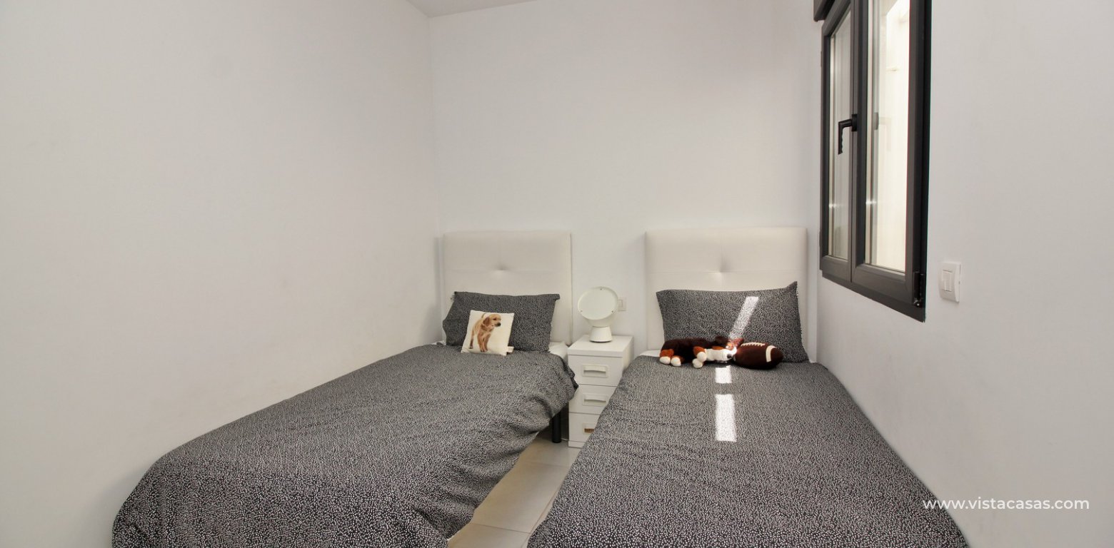 Townhouse for sale El Manantial Los Dolses twin bedroom