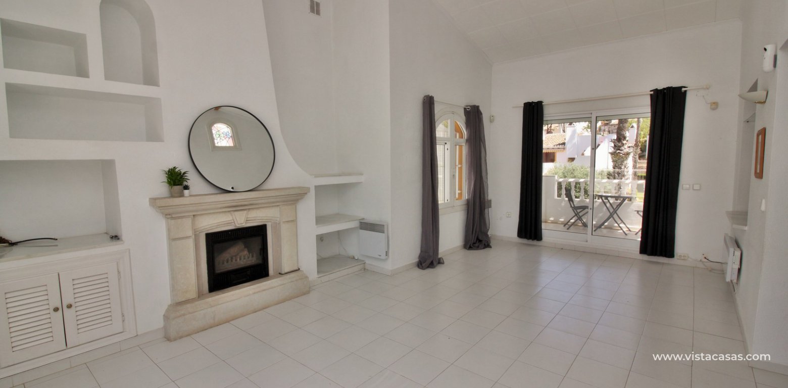 Detached villa for sale overlooking the golf course Fortuna II Villamartin lounge 2