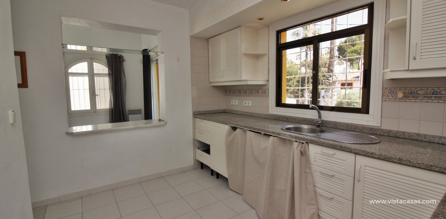 Detached villa for sale overlooking the golf course Fortuna II Villamartin kitchen 2