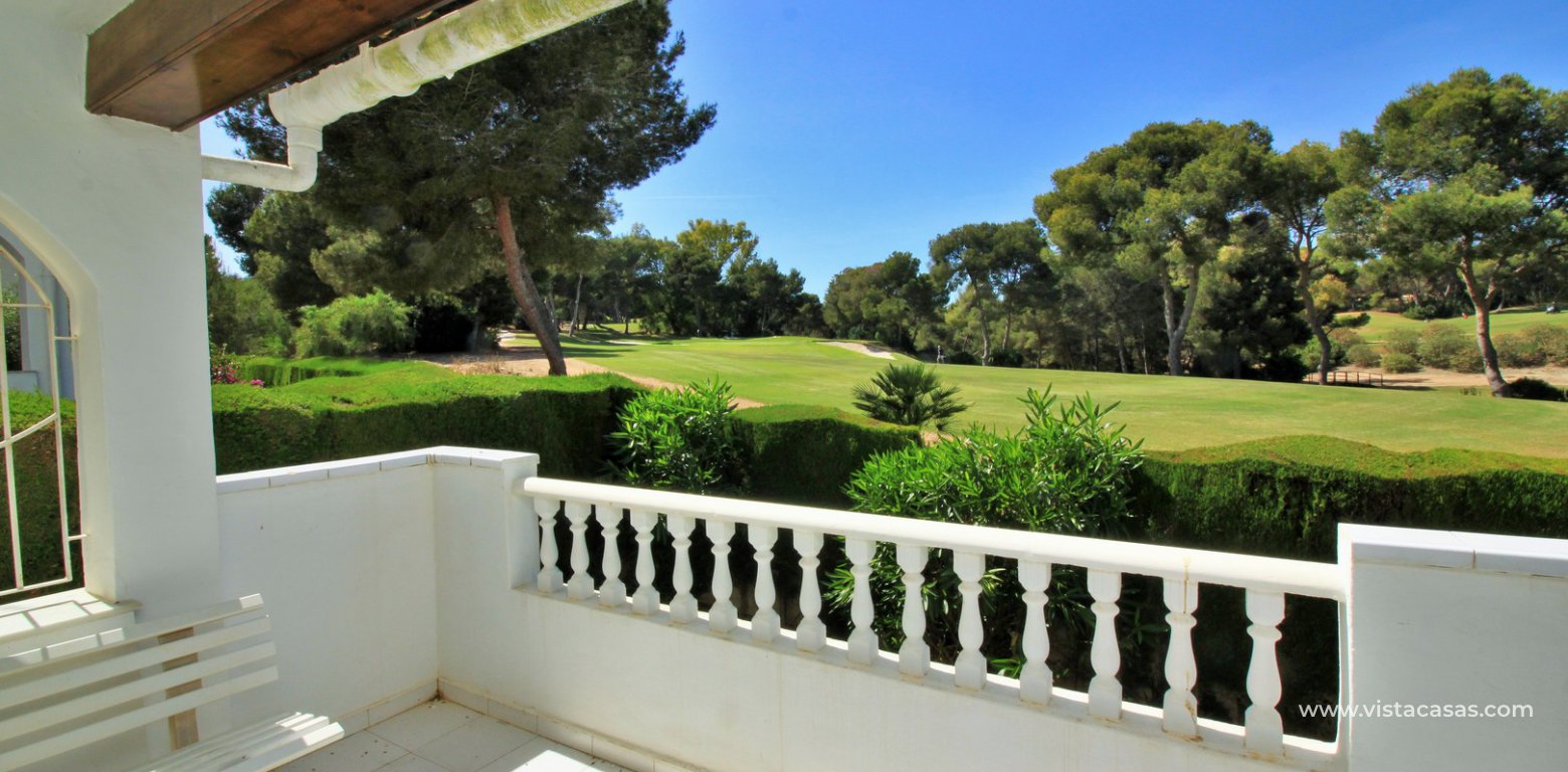 Detached villa for sale overlooking the golf course Fortuna II Villamartin double bedroom terrace