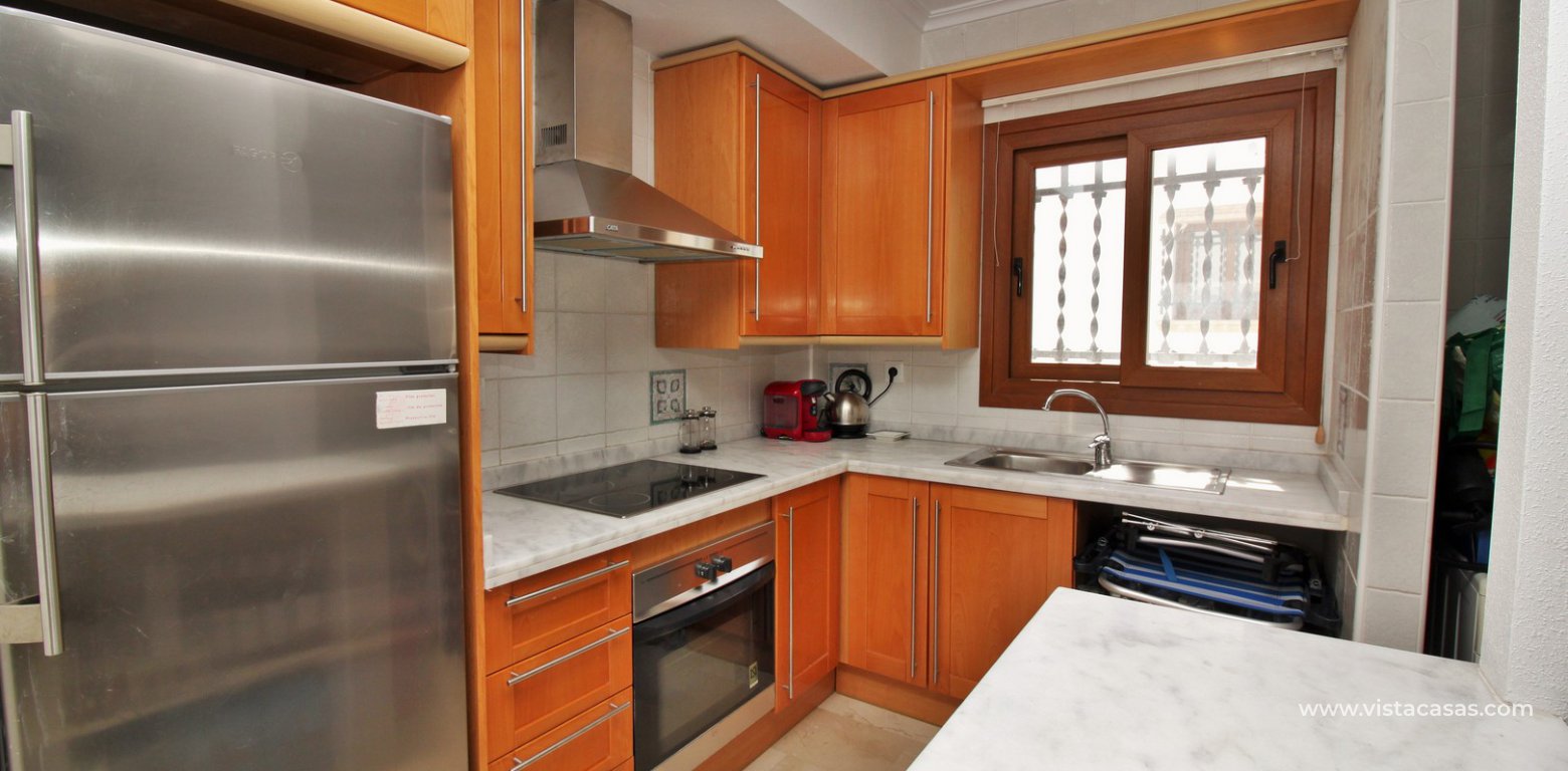 Top floor apartment overlooking the pool for sale M3 Pau 8 Villamartin kitchen