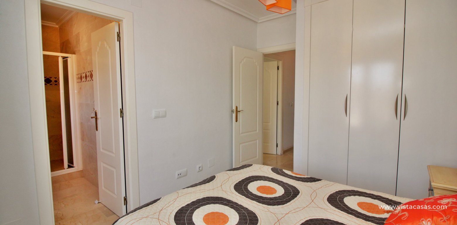 Top floor apartment overlooking the pool for sale M3 Pau 8 Villamartin master bedroom fitted wardrobes