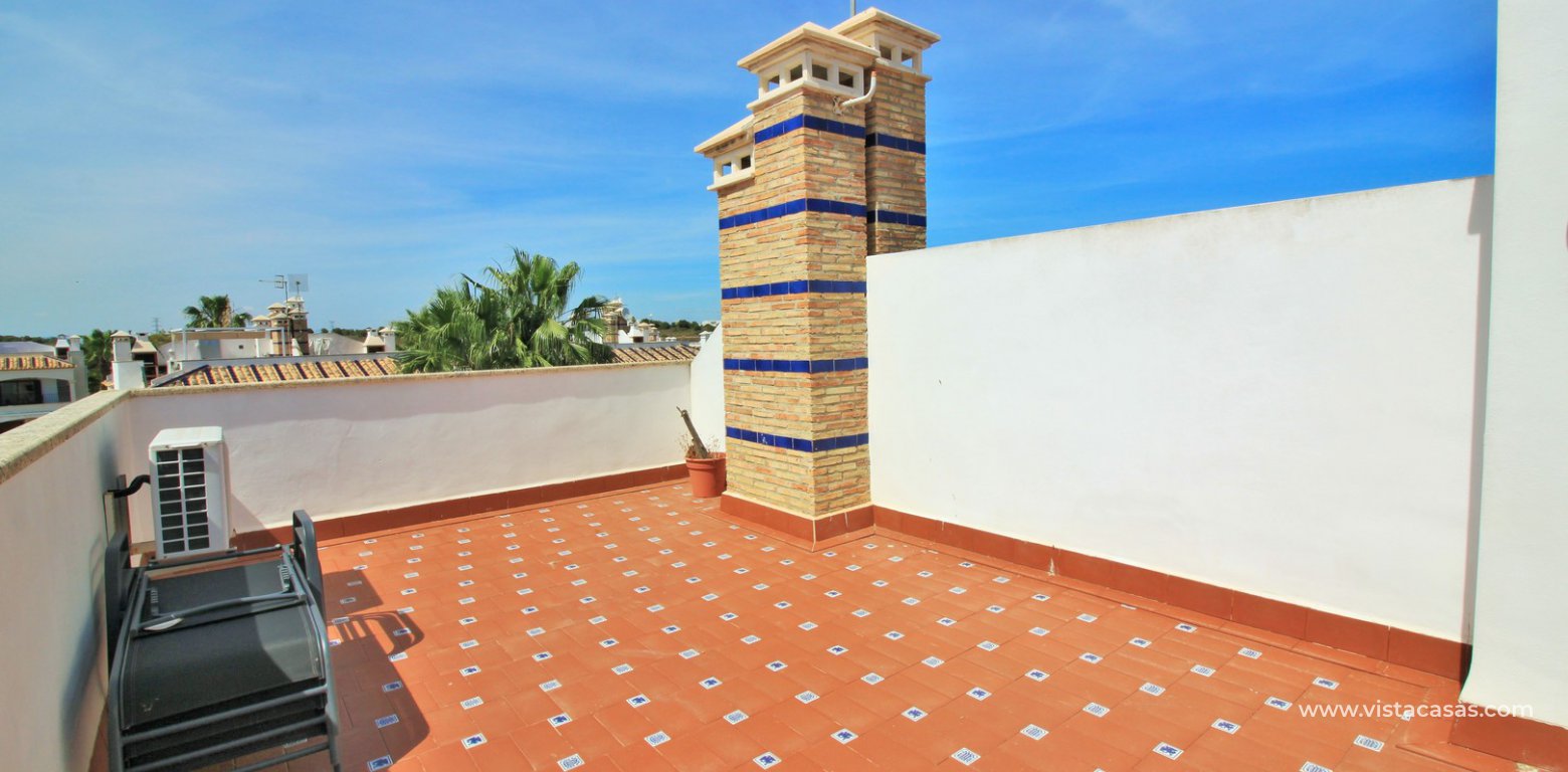 Top floor apartment overlooking the pool for sale M3 Pau 8 Villamartin roof terrace