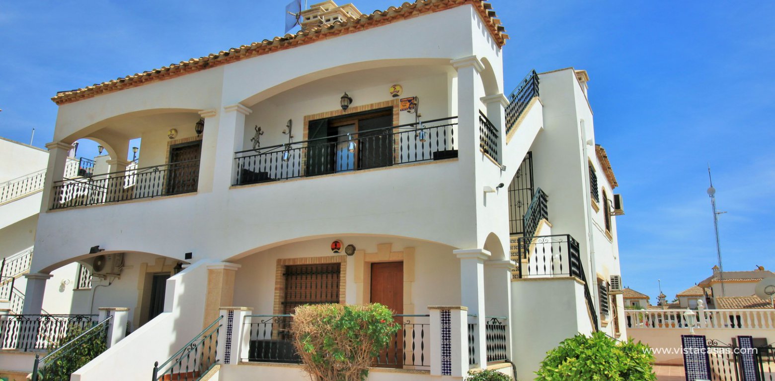 Top floor apartment overlooking the pool for sale M3 Pau 8 Villamartin exterior
