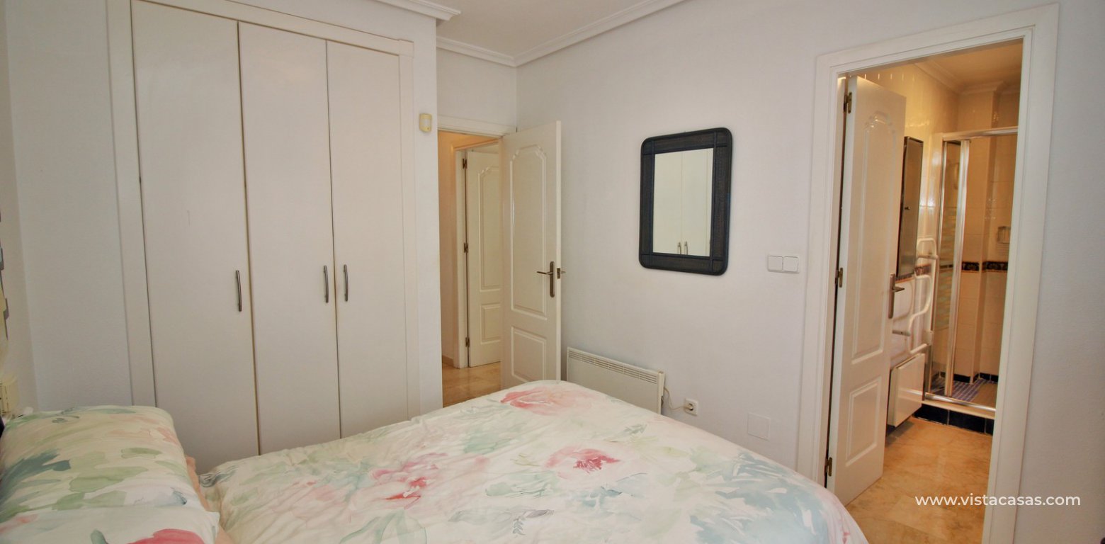 Ground floor apartment for sale R4 Las Violetas Villamartin master bedroom fitted wardrobes