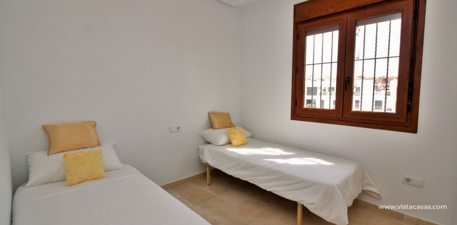South facing top floor apartment for sale M7 Pau 8 Villamartin twin bedroom