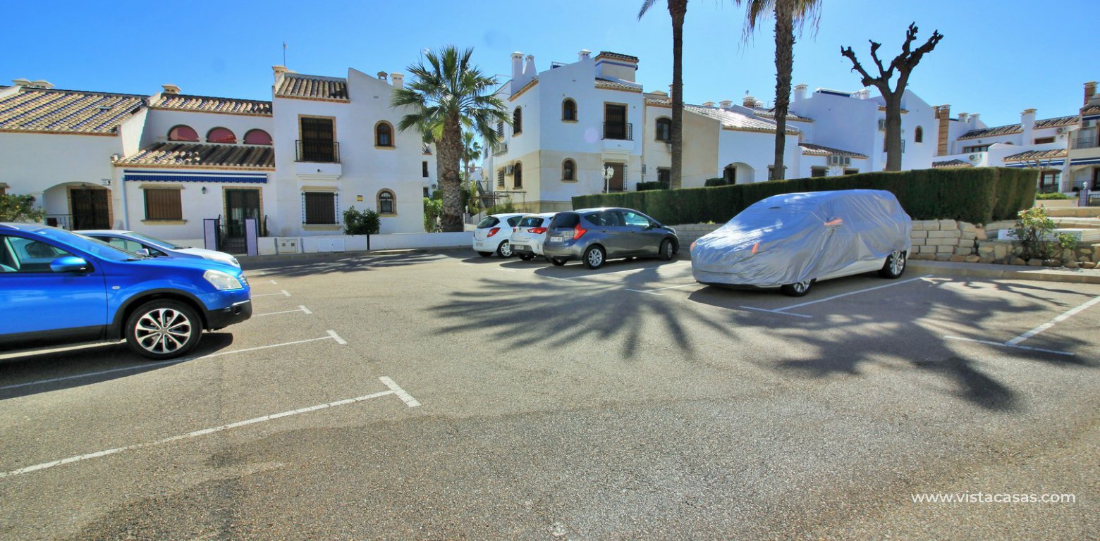South facing top floor apartment for sale M7 Pau 8 Villamartin communal off road parking