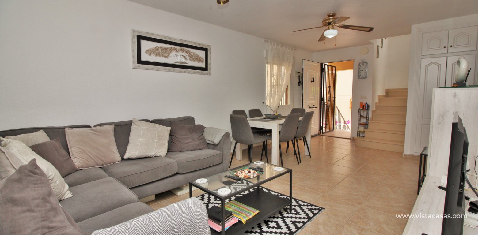 Detached 3 bedroom villa overlooking the pool for sale Torregolf I Villamartin lounge