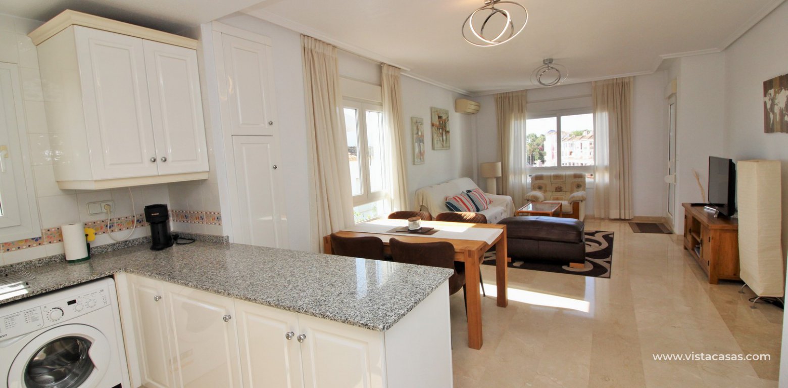 Penthouse corner apartment for sale in Las Violetas Villamartin dining