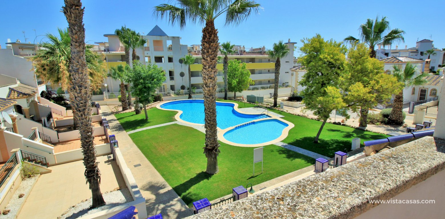 Penthouse corner apartment for sale in Las Violetas Villamartin pool 2