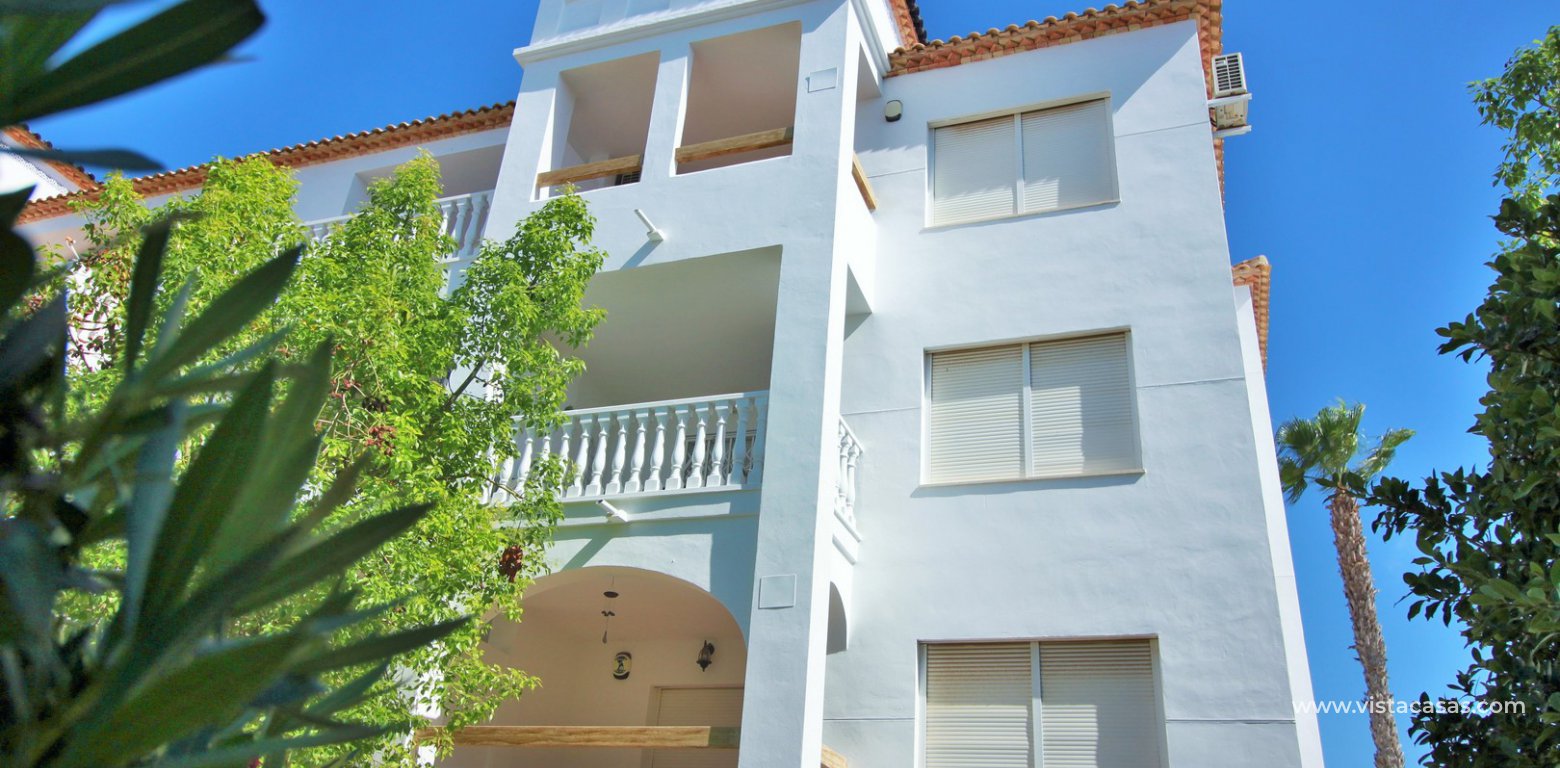 Penthouse corner apartment for sale in Las Violetas Villamartin 3