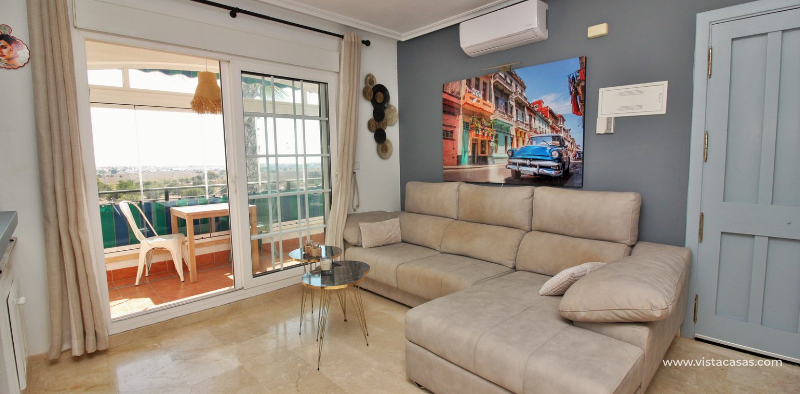 Top floor apartment for sale R4 Las Violetas Villamartin lounge 4