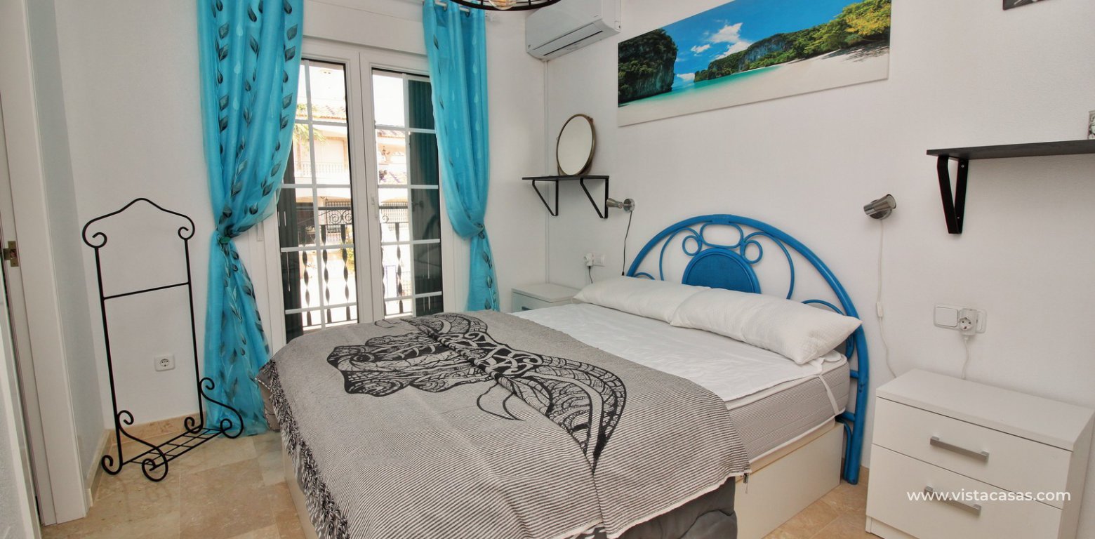 Top floor apartment for sale R4 Las Violetas Villamartin master bedroom