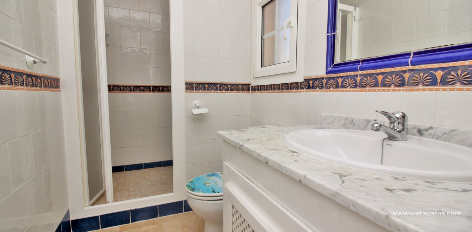Top floor apartment for sale R4 Las Violetas Villamartin en-suite bathroom