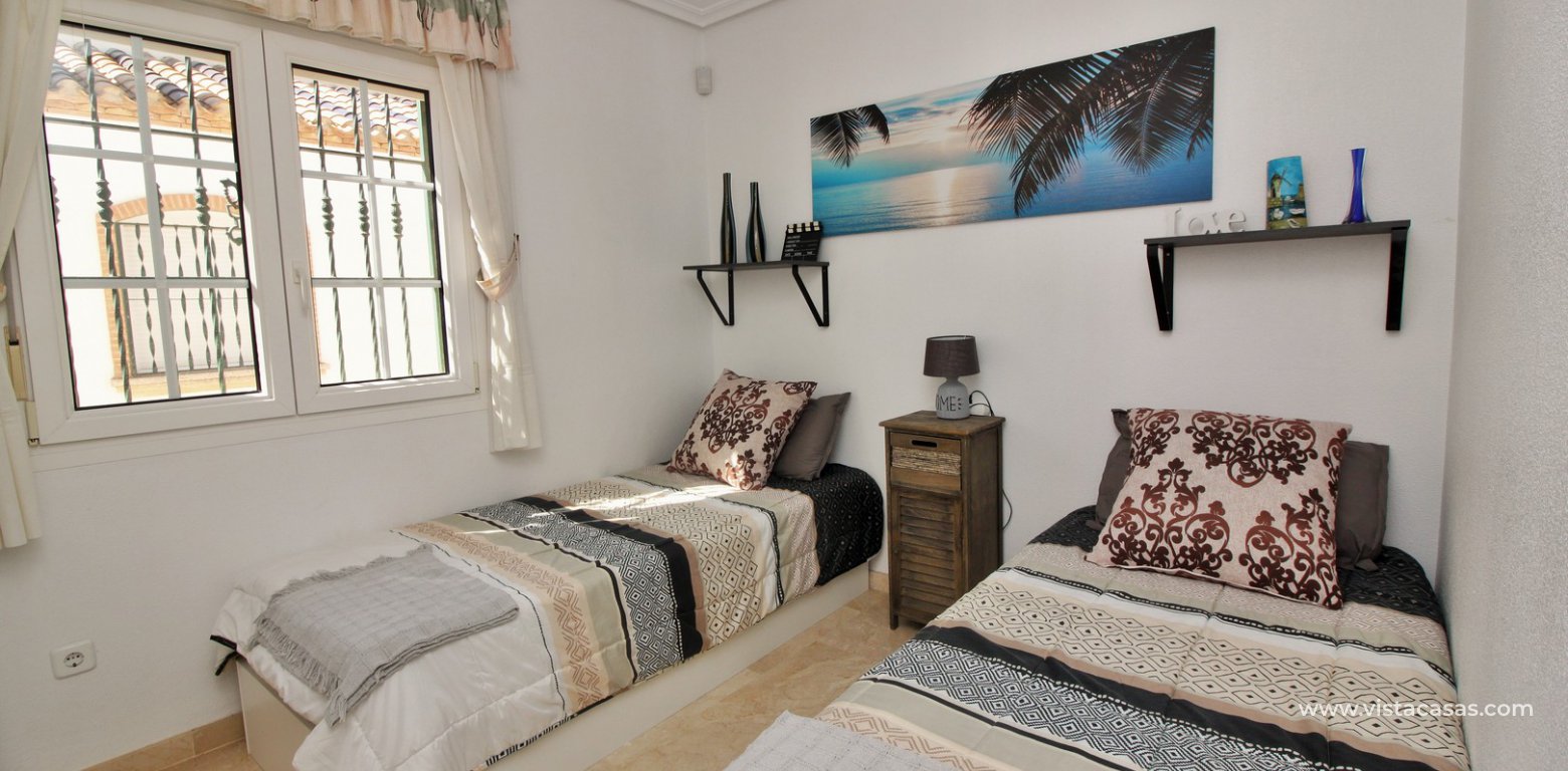 Top floor apartment for sale R4 Las Violetas Villamartin twin bedroom