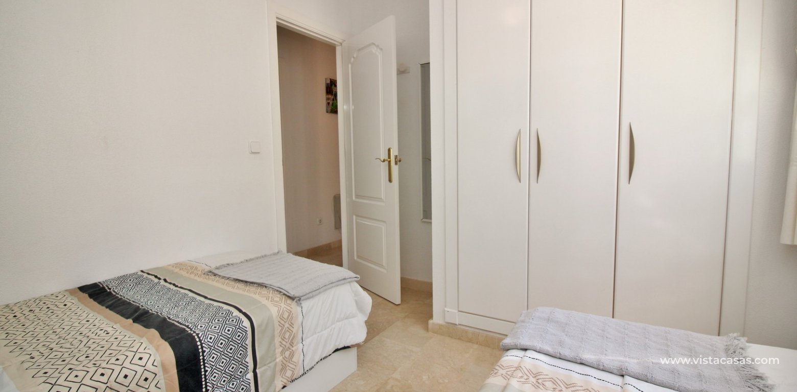 Top floor apartment for sale R4 Las Violetas Villamartin twin bedroom fitted wardrobes