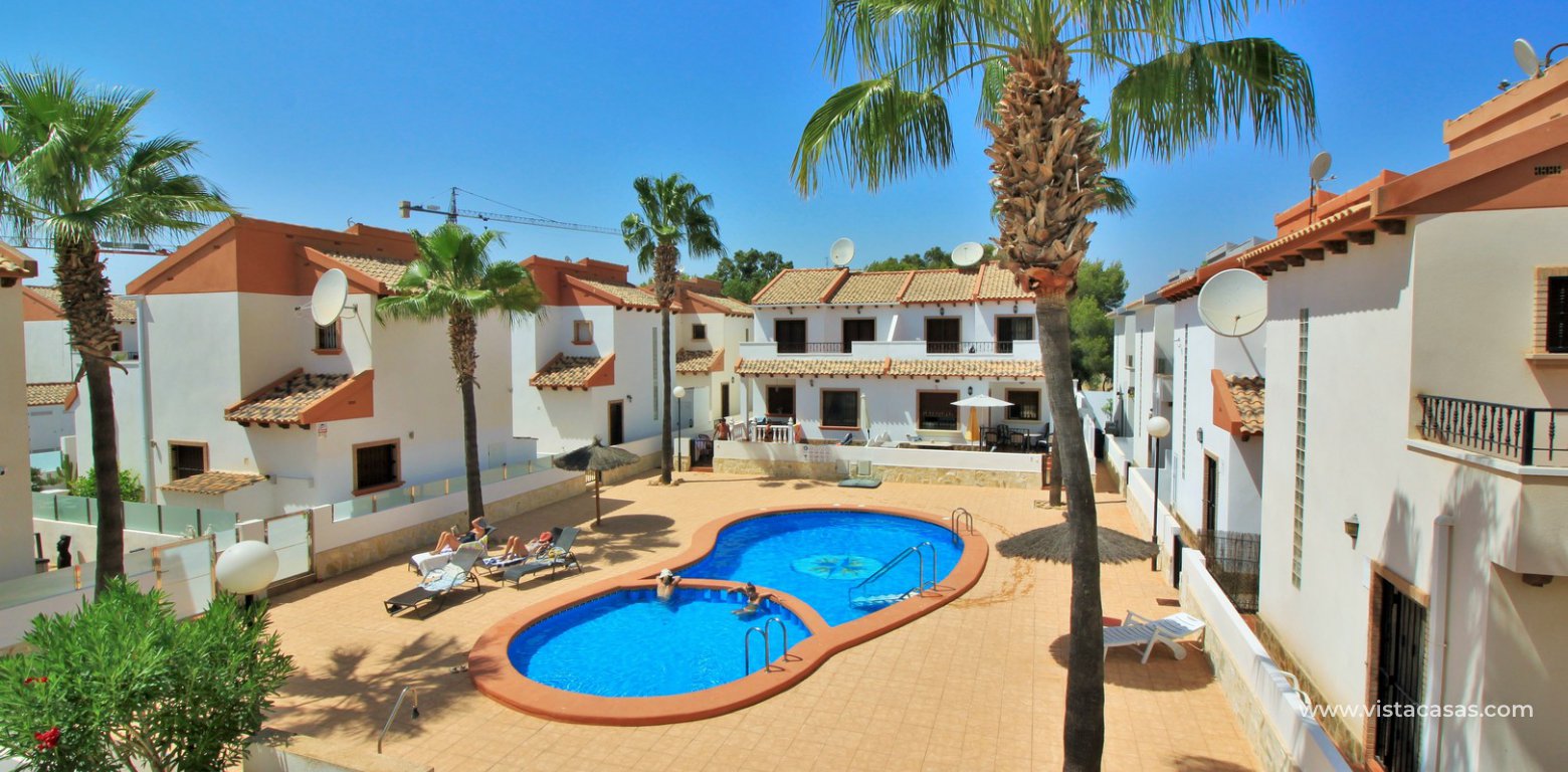 3 bedroom villa for sale overlooking the pool El Palmeral Pau 8 Villamartin pool view