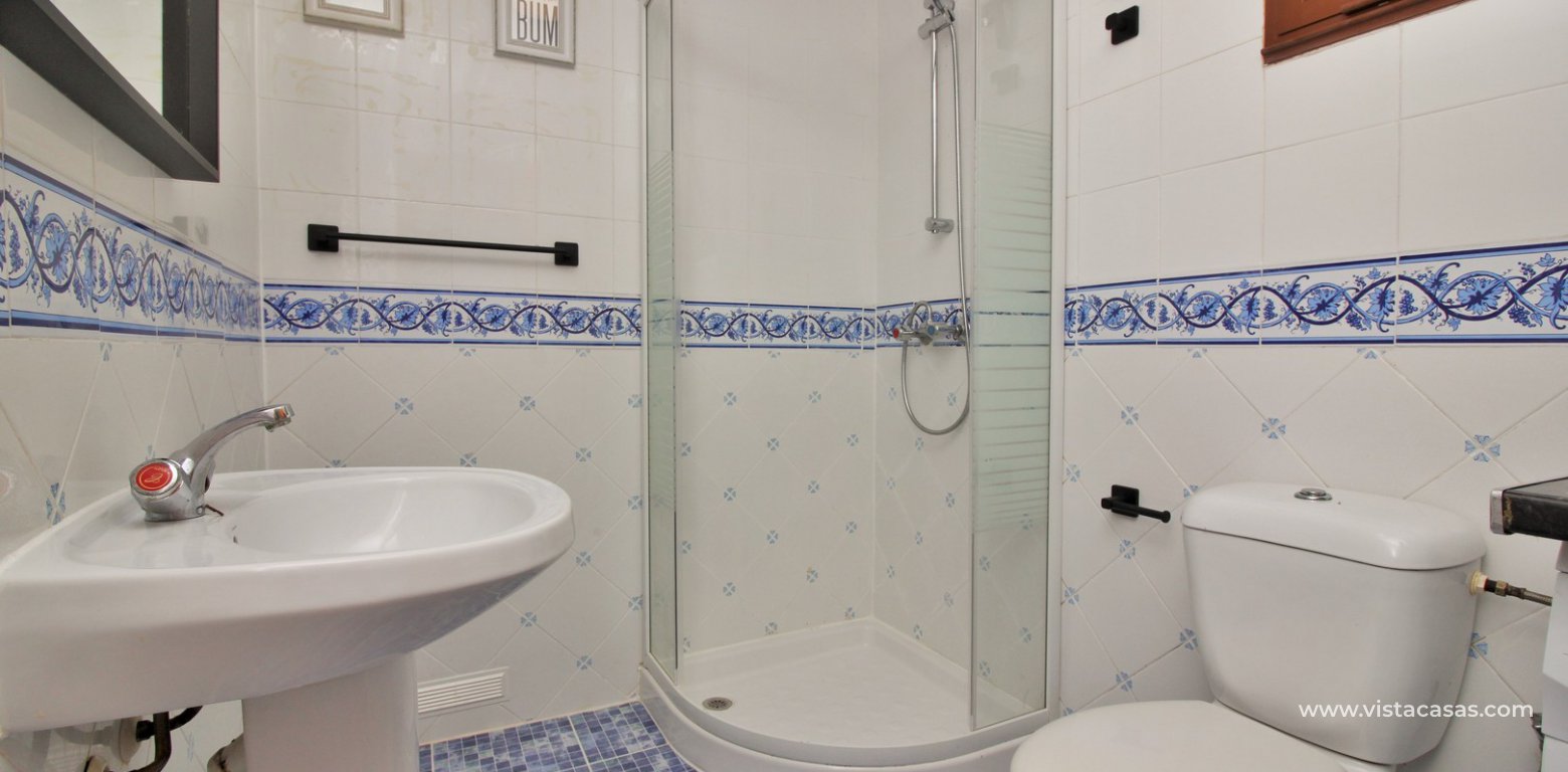 Ground floor apartment for sale La Florida Orihuela Costa bathroom