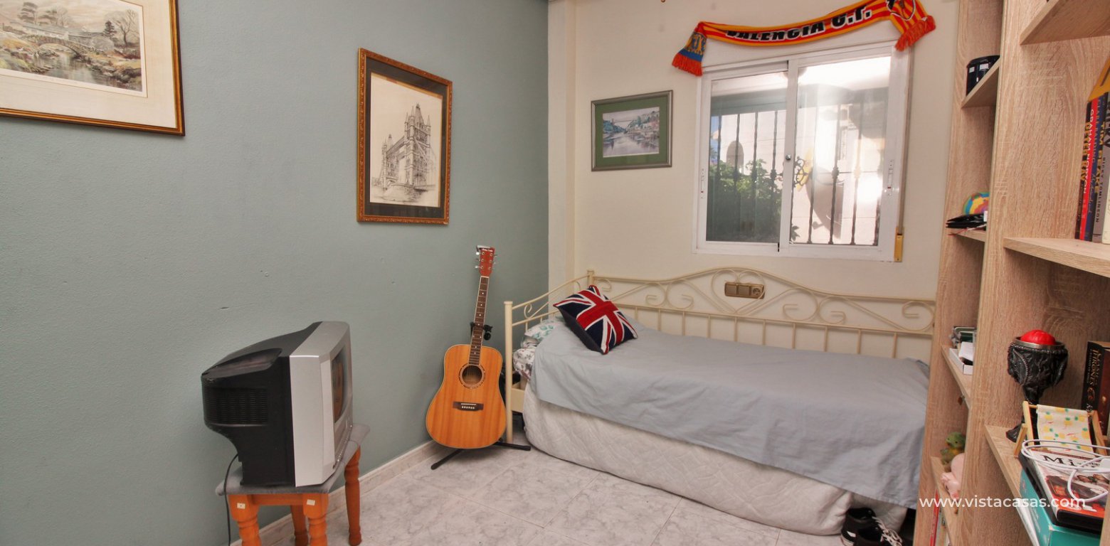 Detached villa for sale Pinada Golf Villamartin twin bedroom