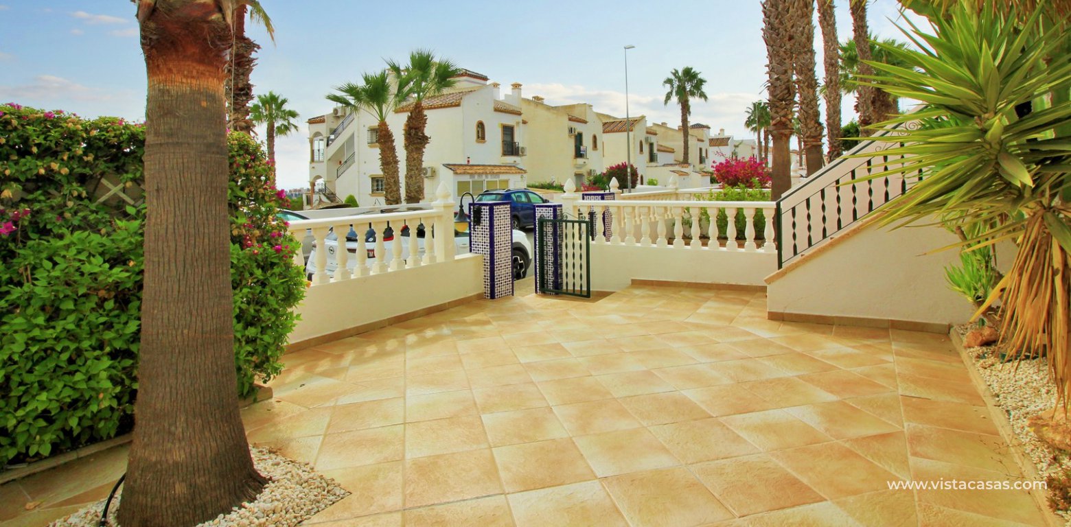 Ground floor apartment for sale R3 Las Violetas Villamartin front garden