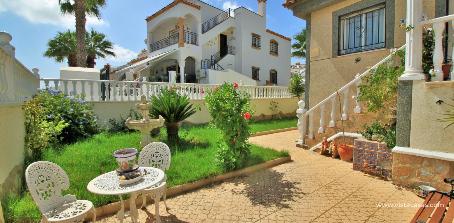 Detached villa for sale Las Violetas Villamartin front garden
