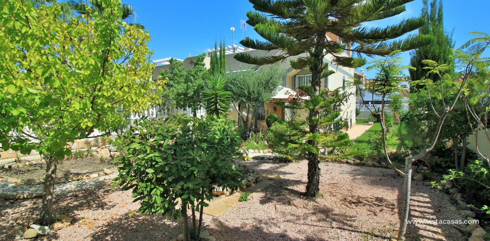 Detached villa for sale Las Violetas Villamartin garden