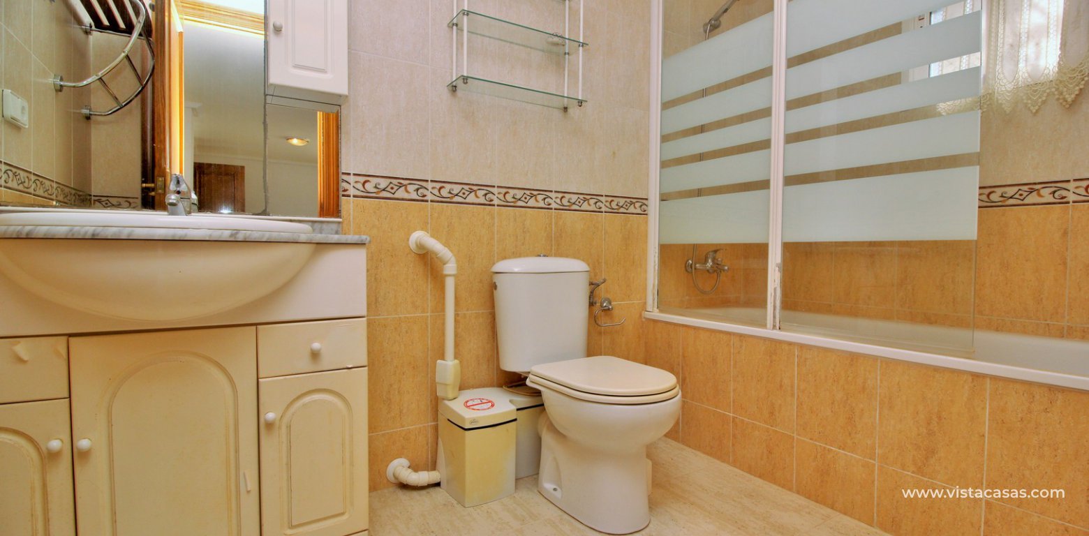 Detached villa for sale Las Violetas Villamartin underbuild bathroom