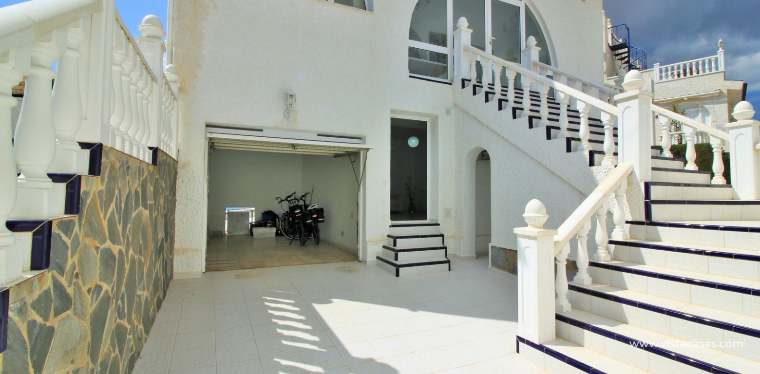 Detached villa with underbuild for sale in Villamartin garage underbuild