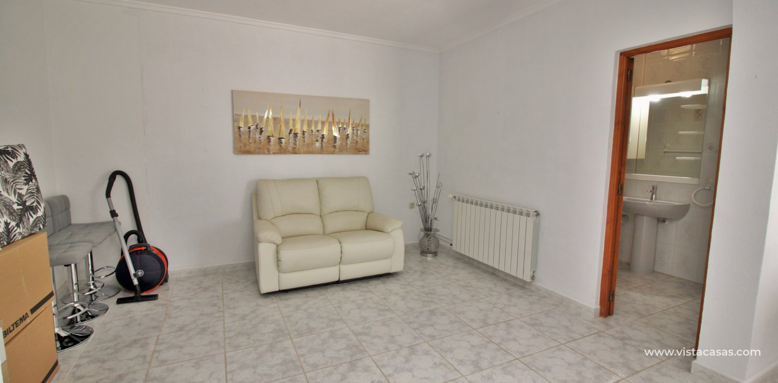 Detached villa with underbuild for sale in Villamartin underbuild living area