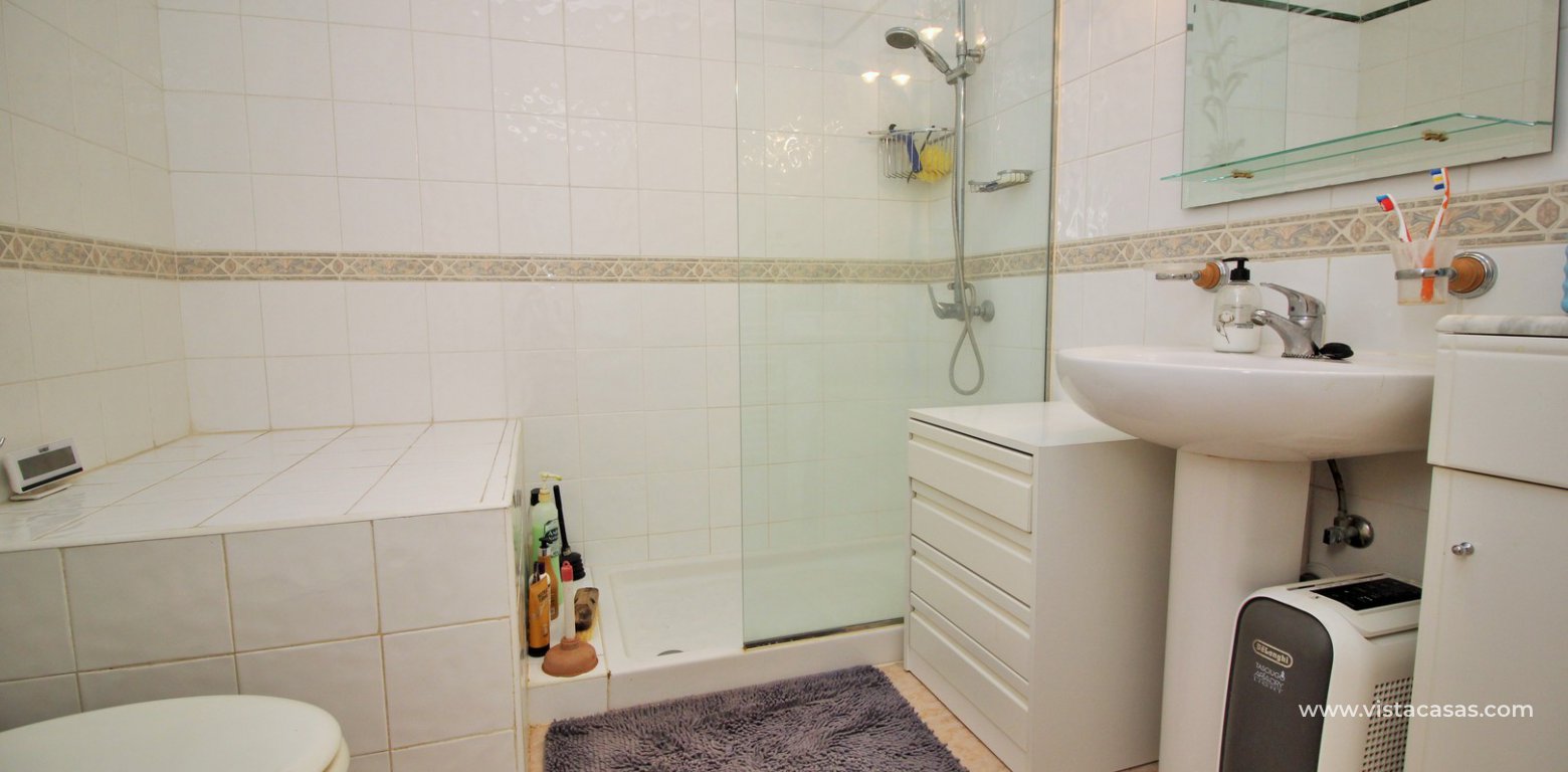 South facing 2 bedroom townhouse for sale Florida Golf Villamartin bathroom