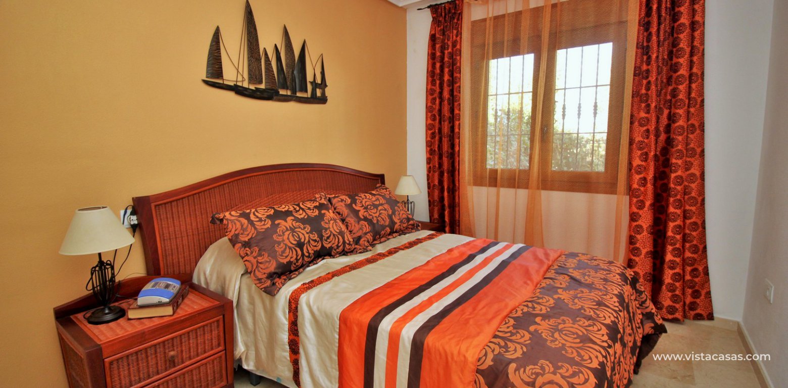 Buhardilla townhouse for sale Pau 8 Villamartin downstairs double bedroom