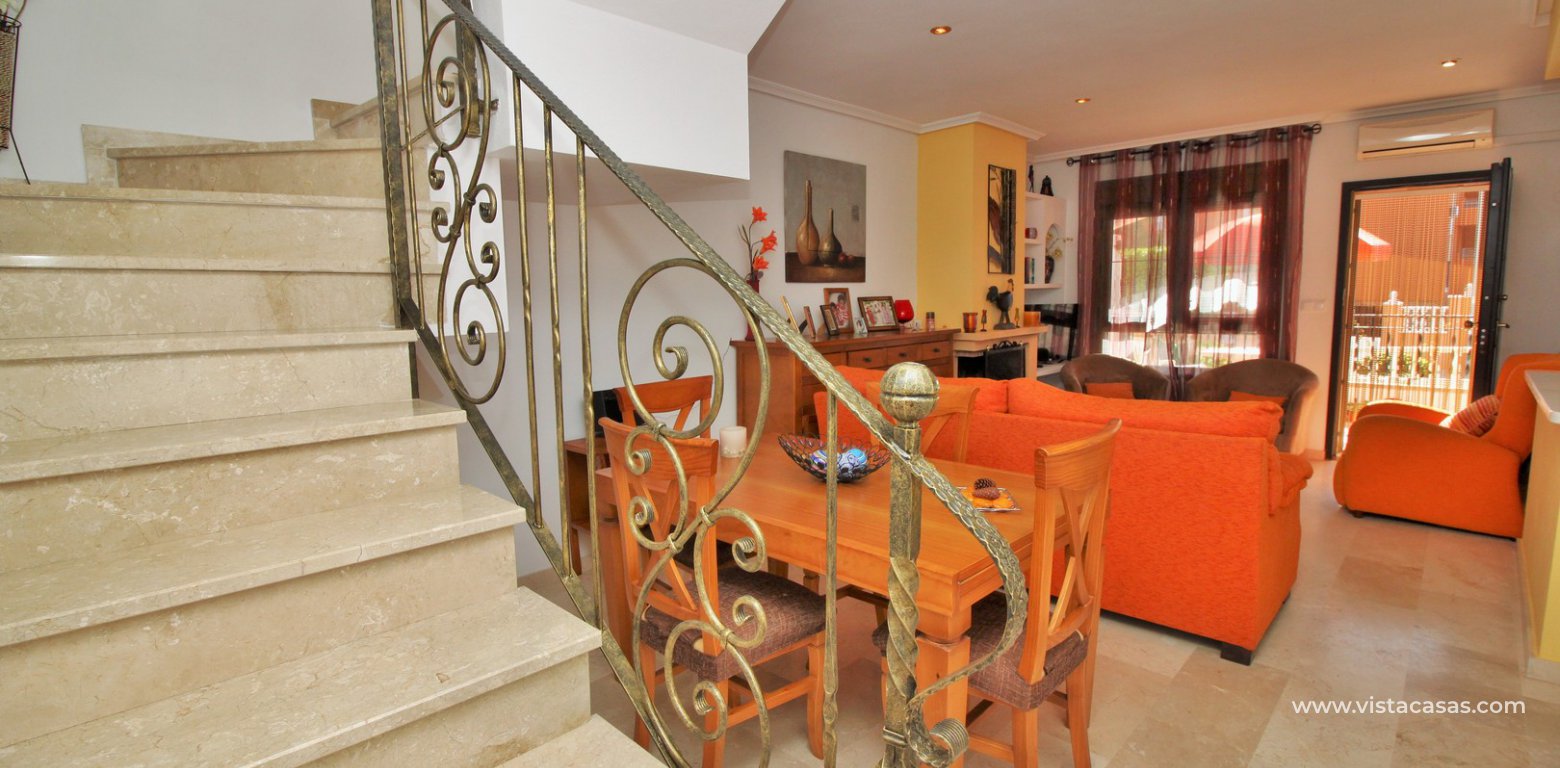 Buhardilla townhouse for sale Pau 8 Villamartin staircase