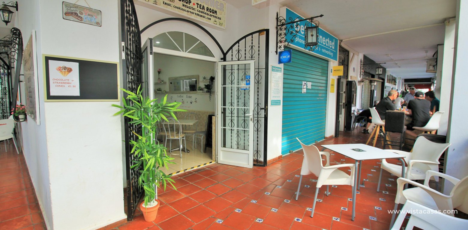 Commercial unit for sale Villamartin Plaza