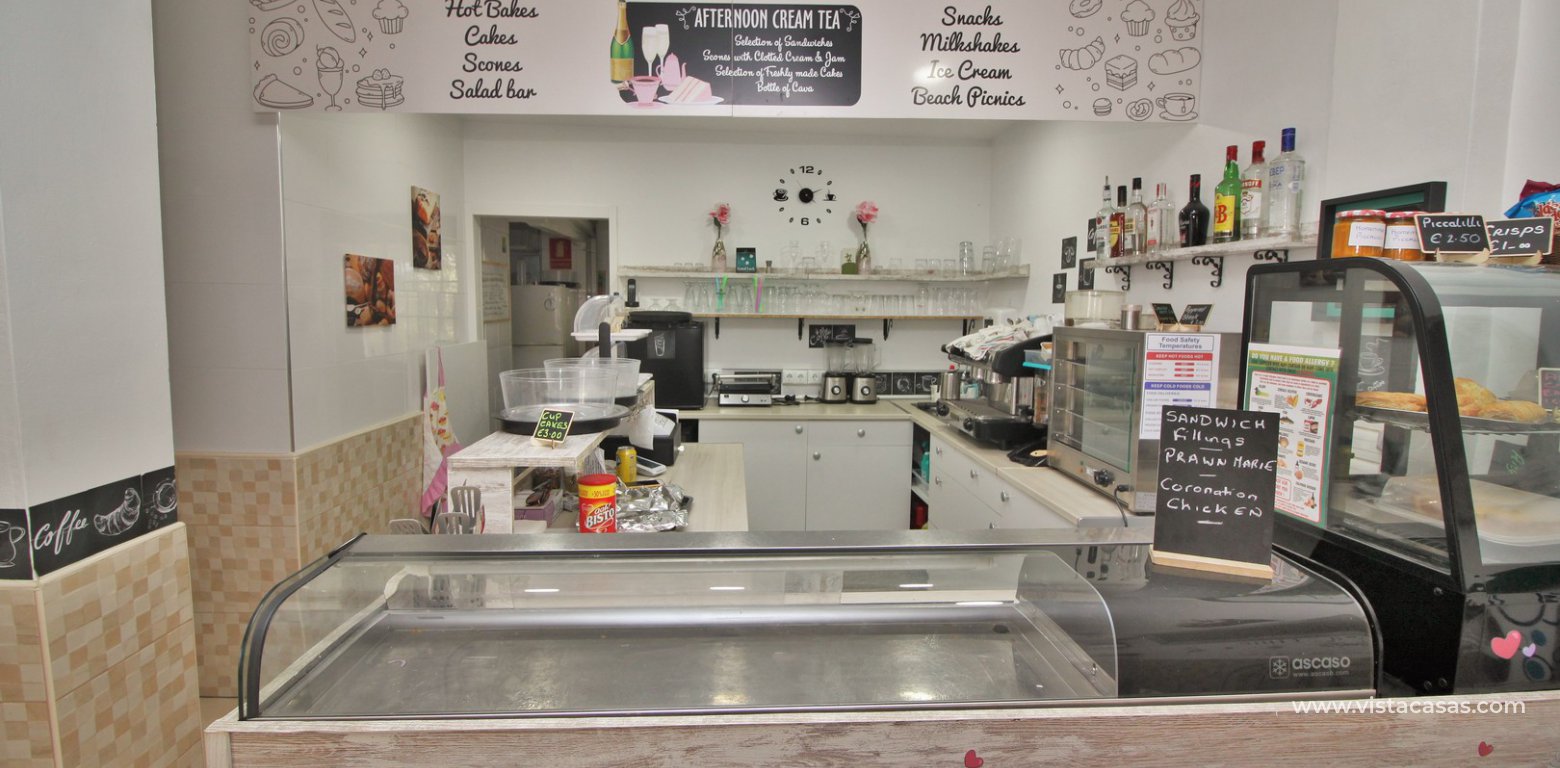 Commercial unit for sale Villamartin Plaza 3