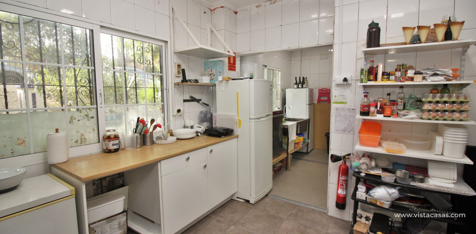 Commercial unit for sale Villamartin Plaza 8