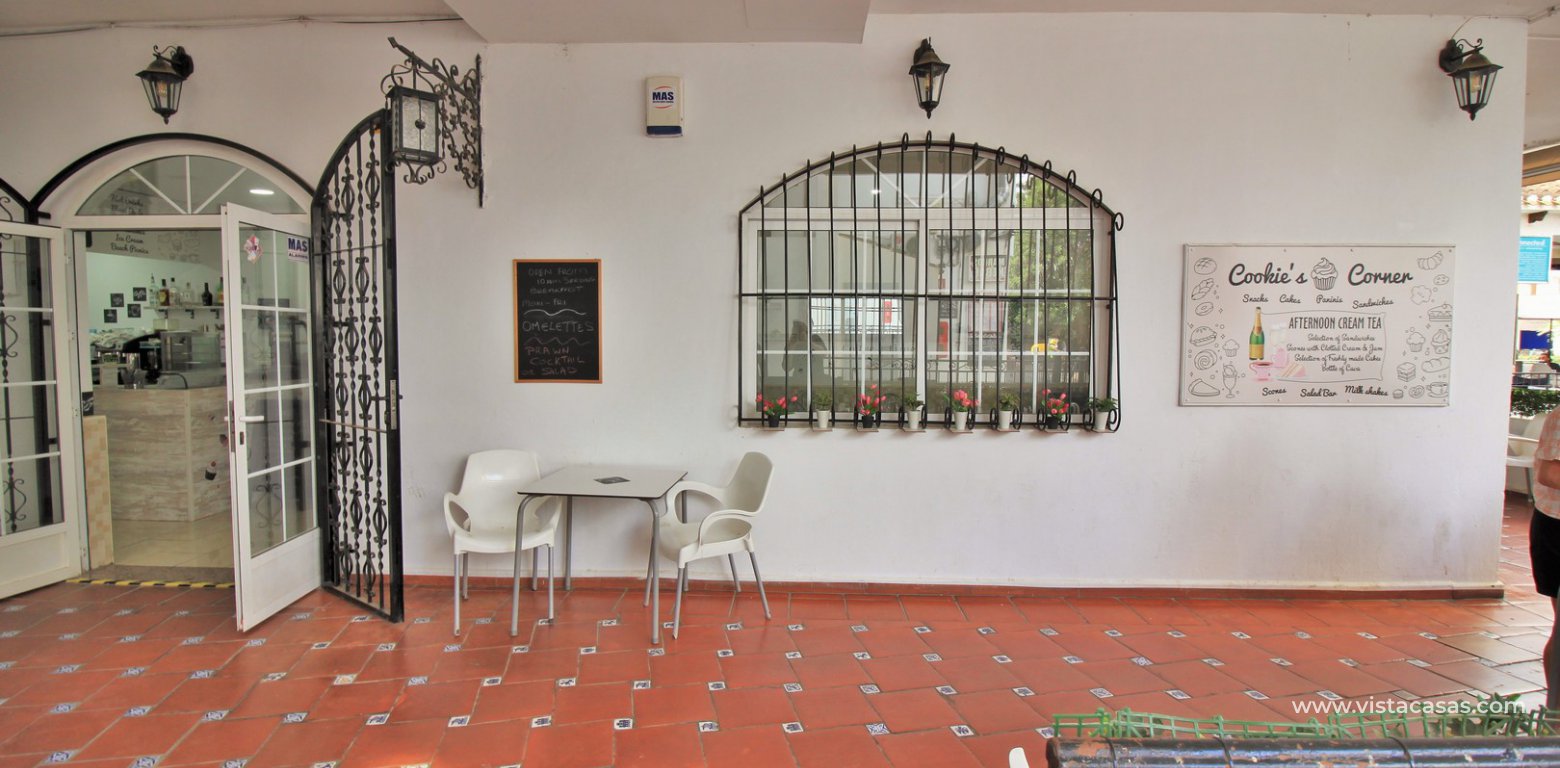 Commercial unit for sale Villamartin Plaza 11